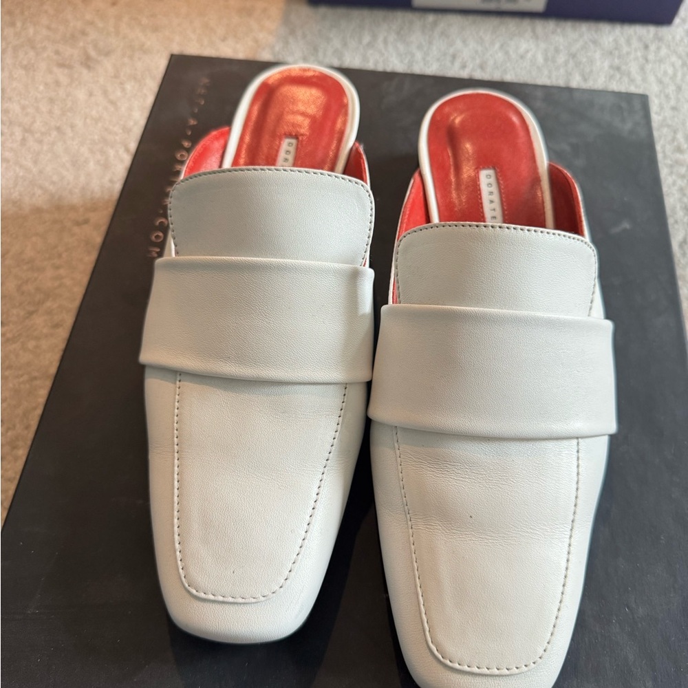 White Cushioned Flats for Casual Wear